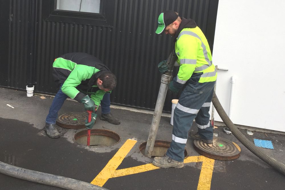 Grease Trap emptying specialists / Petes Takeaways.