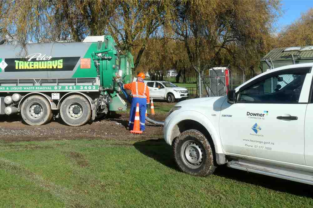 Bulk Liquid Waste Removal by Petes Takeaways.