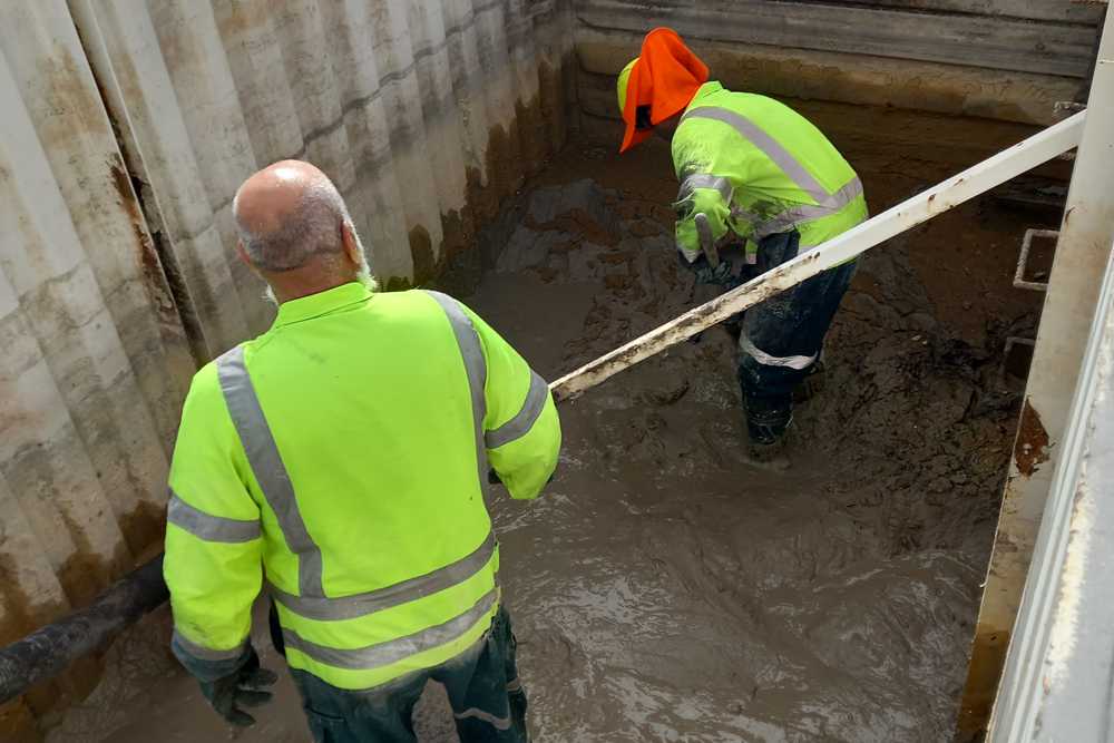 Spill and flood emergency response by Petes Takeaways.